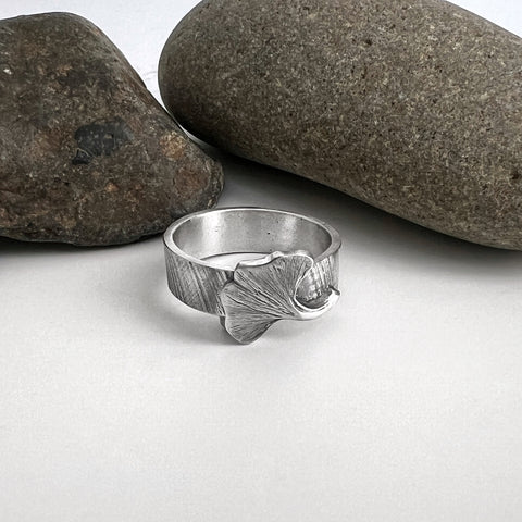 Ginkgo Leaf Band Ring